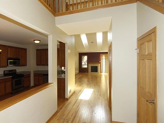 3rd image of 18145 Lake Shore Dr
