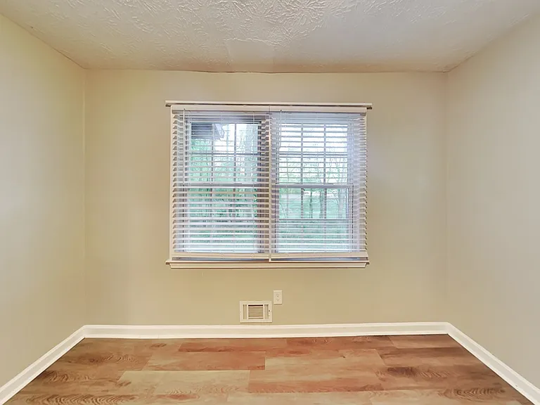 4790 Matterhorn Dr SW — Photo 11