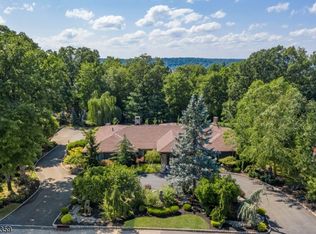 17 Club Way, Cedar Grove, NJ 07009