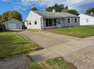 335 Preston Dr, South Bend, IN 46615