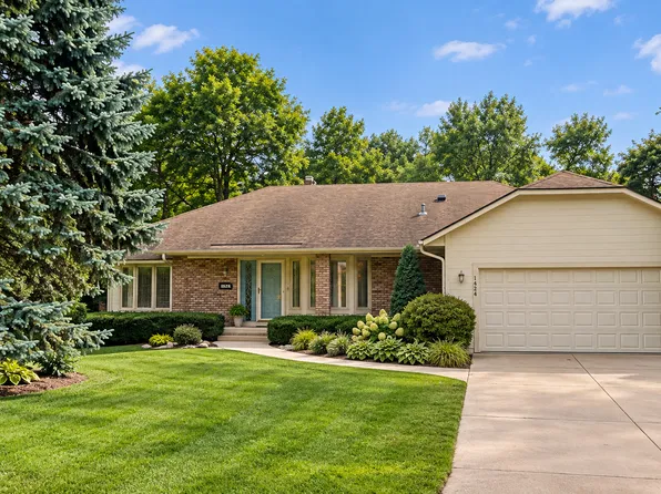 1424 Creek Park Ln NE, Fridley, MN 55432