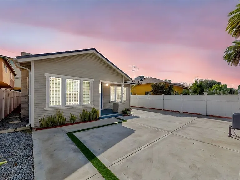1238 S Muirfield Rd — Photo 16