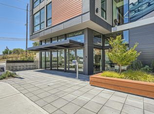 Welcome to AV Lofts! Beautiful views plus in-unit laundry!, Tacoma, WA 98402