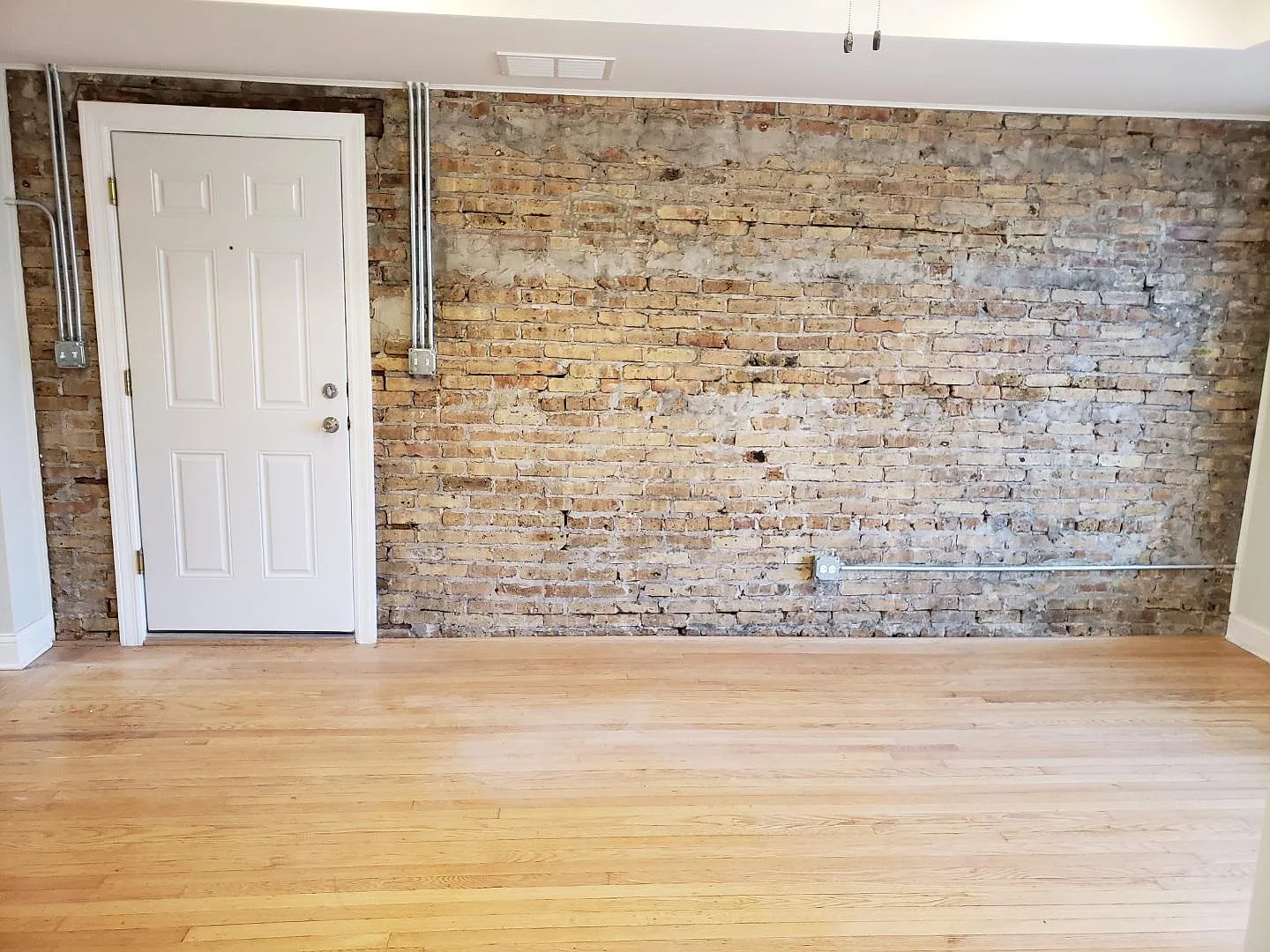 2 bed, 900 sqft, $1,650 — Photo 3