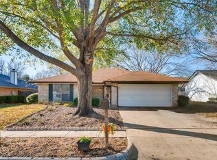 2403 Poppy Ln, Euless, TX 76039