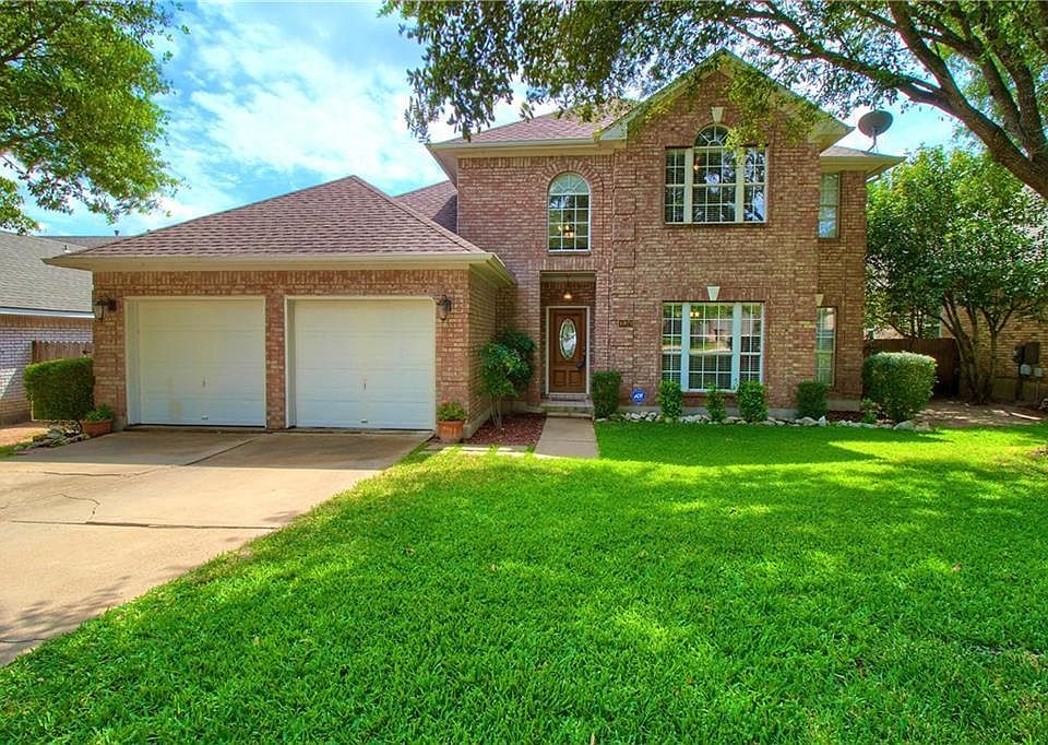 Front Door with 2 garages