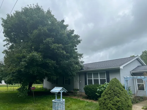 15110 Walsh Dr, Woodstock, IL 60098