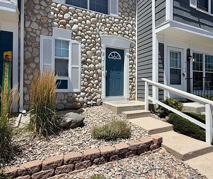 4184 Charleston Dr — Photo 2