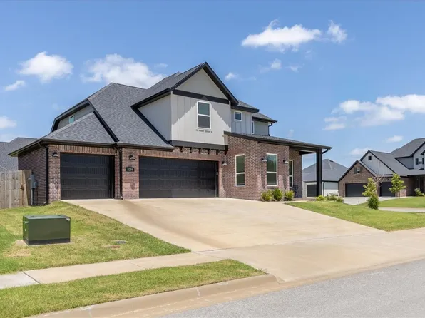 5204 SW Nandina Ln, Bentonville, AR 72713