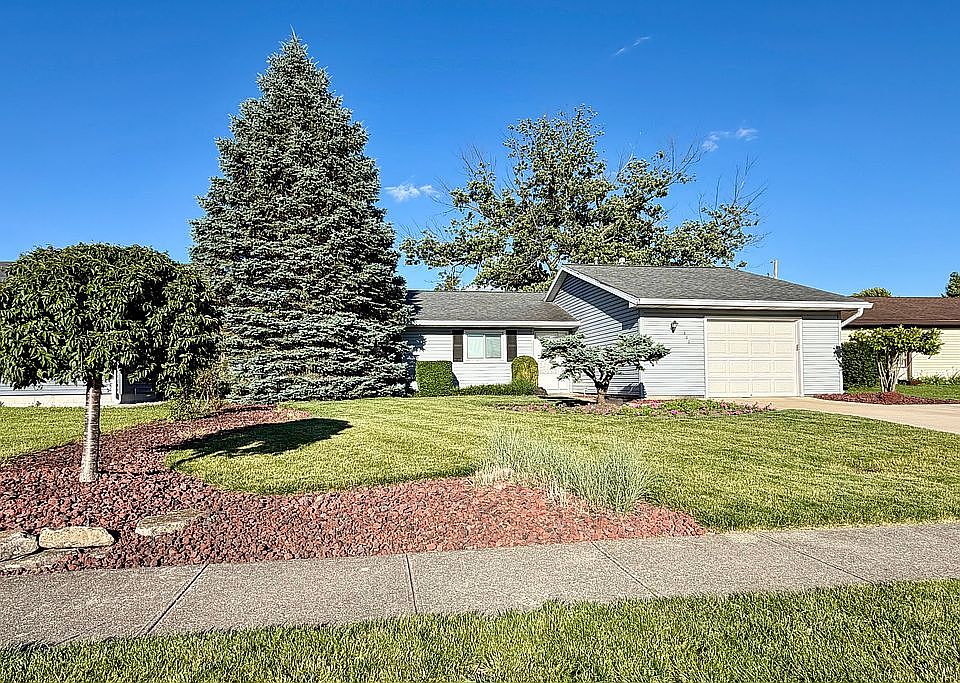1st image of 802 N Ivanhoe Dr
