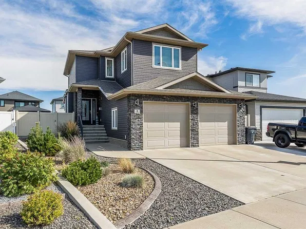 8 W Hamptons Cres SE, Medicine Hat, AB T1B 0N7