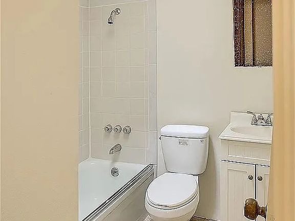 3rd image of 2581 Bartel St