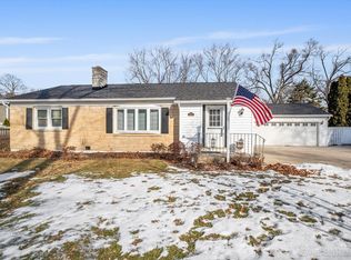 1011 James St, Geneva, IL 60134