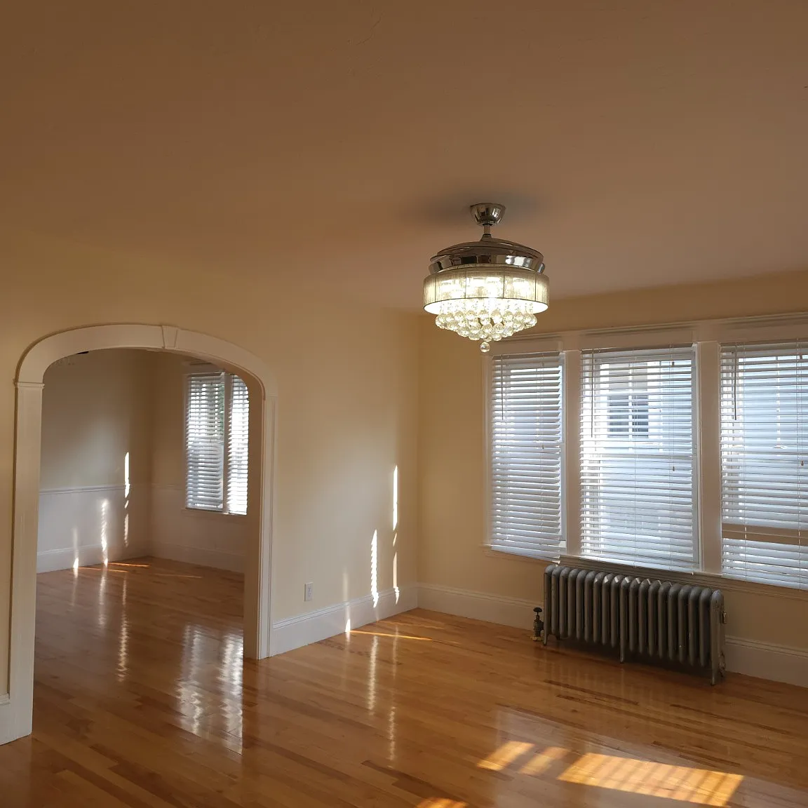 3 bed, 1.5 bath, 2882 sqft, $2,895 — Photo 1