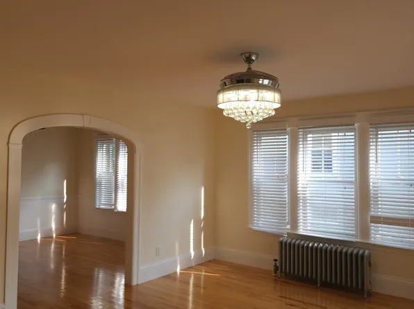 63 Howland Ter, Worcester, MA 01602