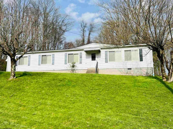 221 Baltimore St, Fairmont, WV 26554