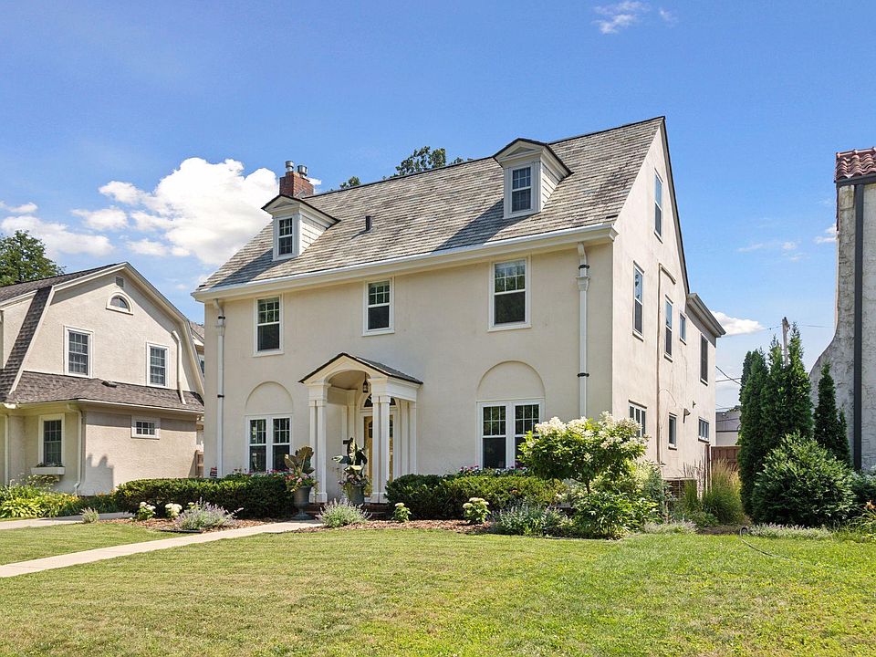 1st image of 2262 Riverwood Pl