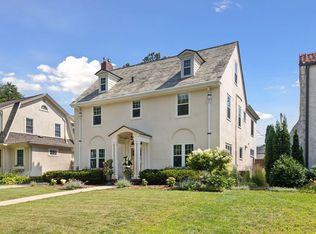 2262 Riverwood Pl, Saint Paul, MN 55104