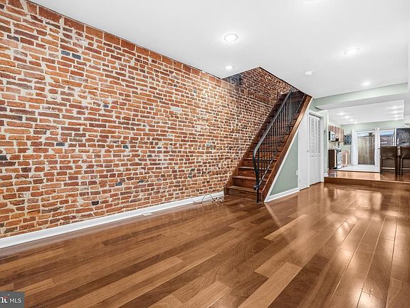 5th image of 238 S Durham St