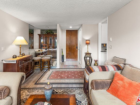 4th image of 5950 Canterbury Dr APT C209