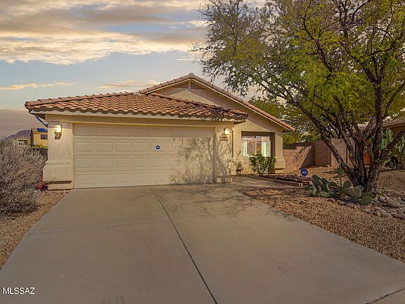 2nd image of 6242 W Desert Laurel Ln