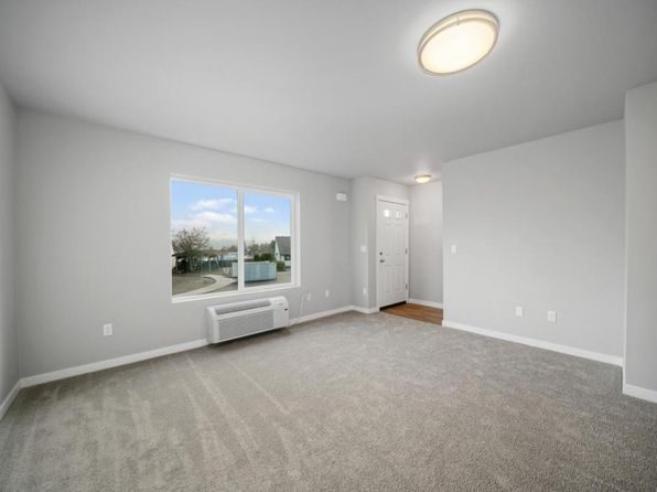 352 NE Evergreen Ct #17
