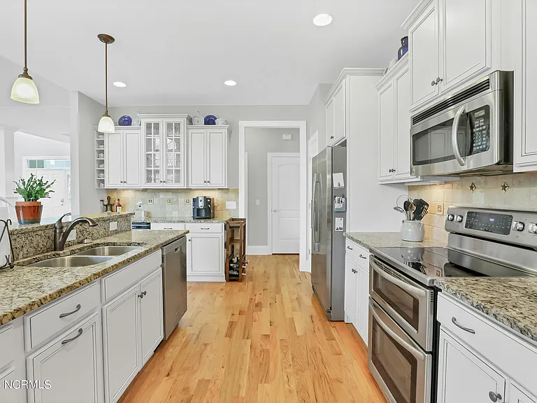 2746 Oak Forest Dr — Photo 19