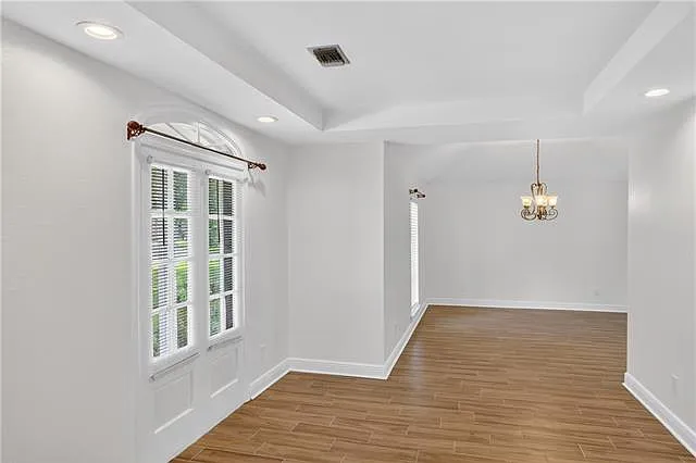 401 Starling Dr — Photo 12