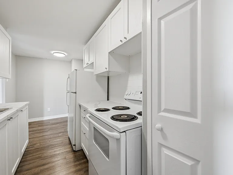 115 Main St E — Photo 11