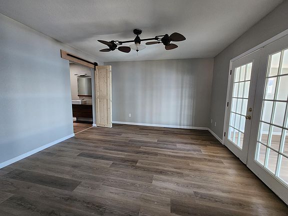 4th image of 954 Oriole St