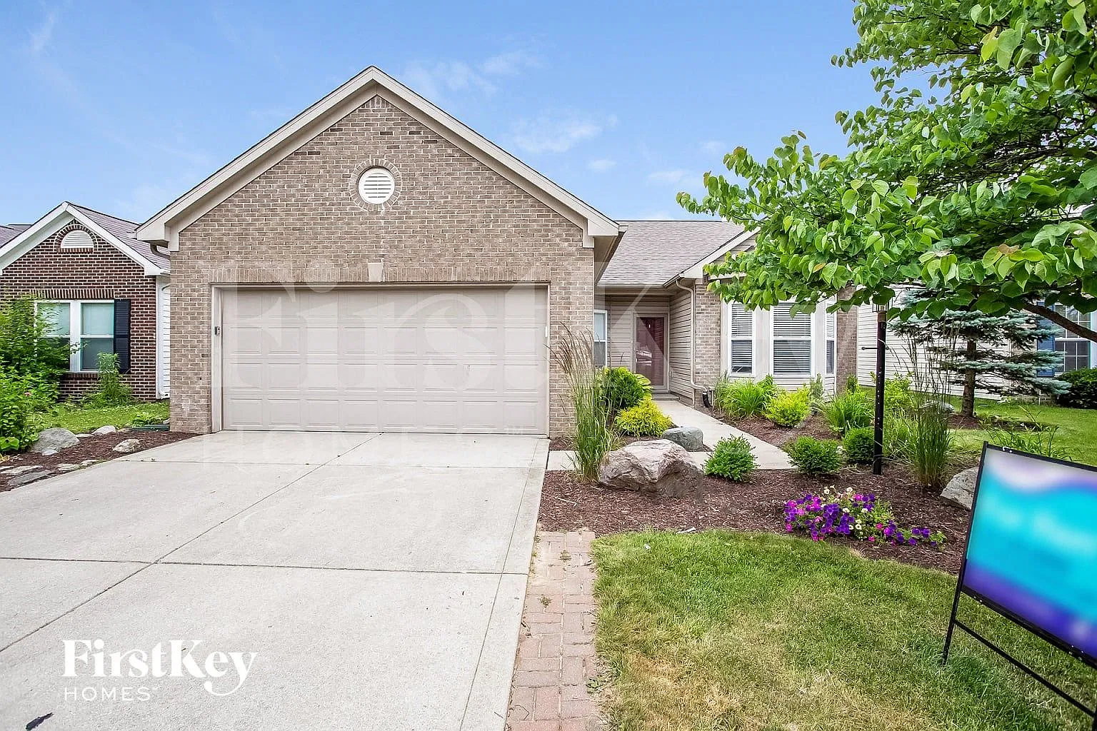 3 bed, 2.0 bath, 1484 sqft, $2,200 — Photo 1