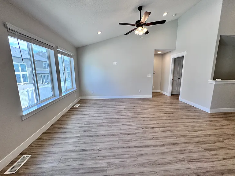 12339 S Remy Rd — Photo 14