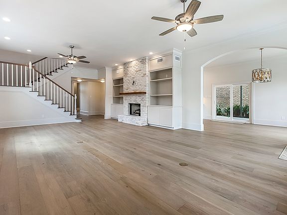 4th image of 4605 Woodland Ave