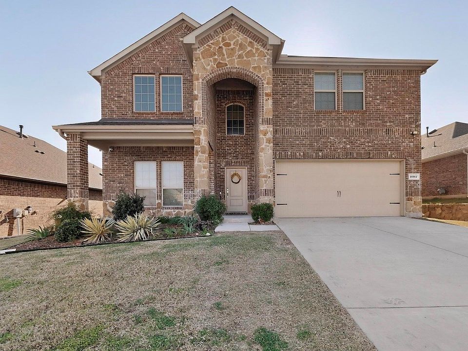 1st image of 2917 Lampasas Ln