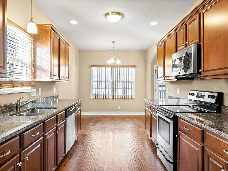 955 Terraceside Cir — Photo 14