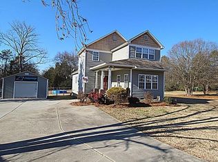 8413 McClure Cres, Charlotte, NC 28216