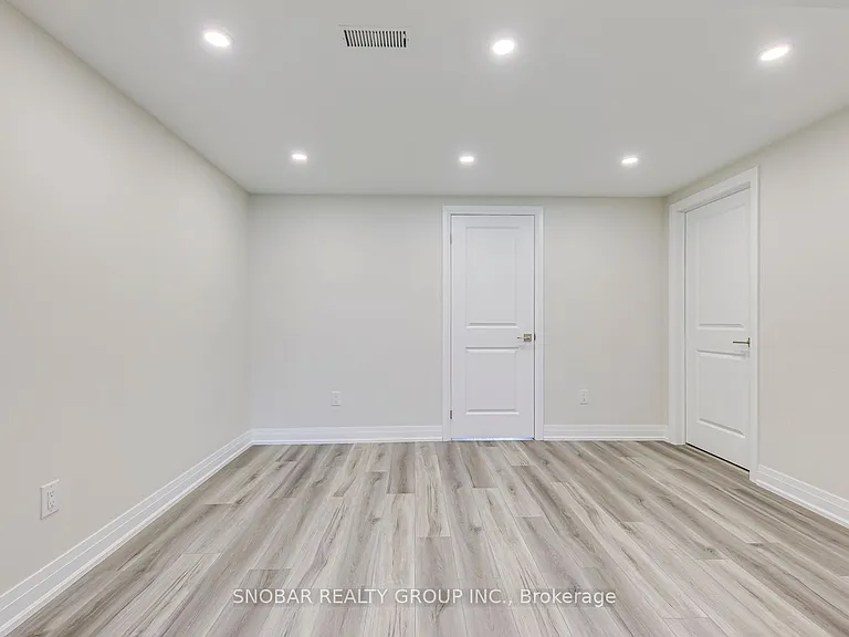 83 Clairton Cres — Photo 23
