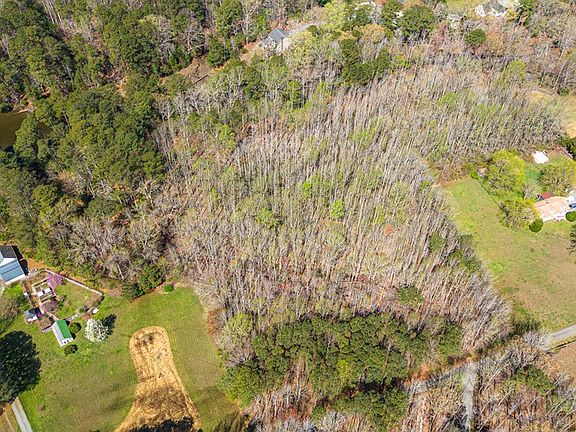 4th image of 17 Pine Reach Dr