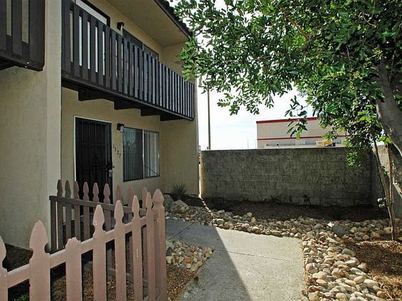 3rd image of 1327 Oakdale Ave