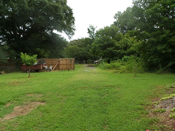 2nd image of 2925 Hall Dr SE