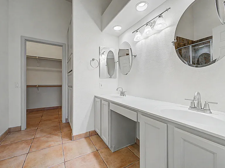 691 S Sahuaro Dr — Photo 12