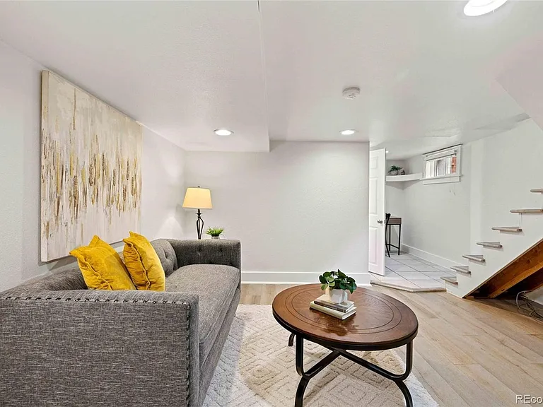 633 S Lincoln St — Photo 12