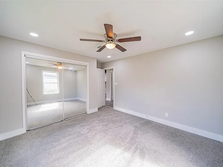 5718 Cherry St — Photo 10