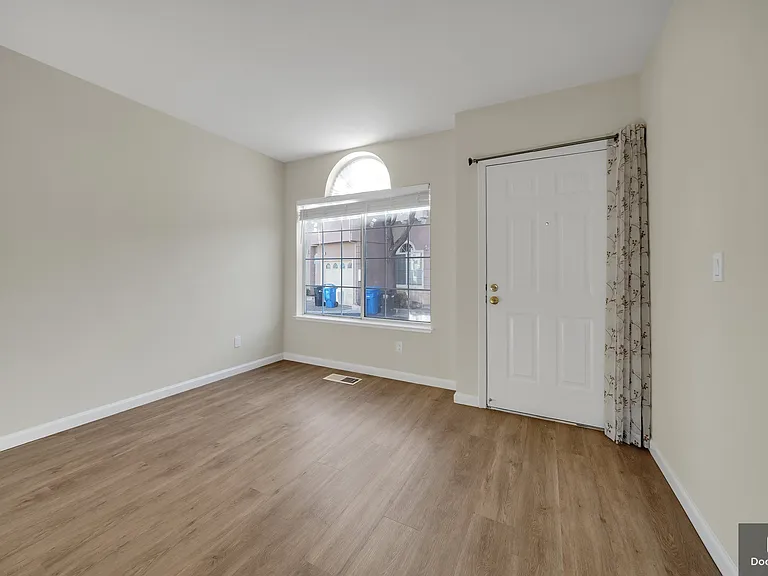 813 Woodhams Oaks Pl — Photo 6