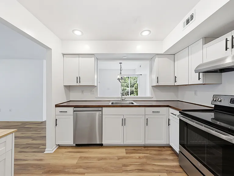118 Woodlake Dr #118 — Photo 11