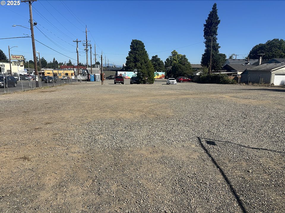 1st image of 7700 SE Stark St