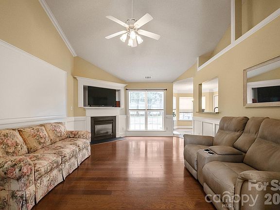 4th image of 14305 Old Dobbin Dr
