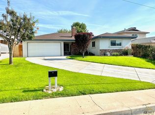 3217 Sterling Rd, Bakersfield, CA 93306