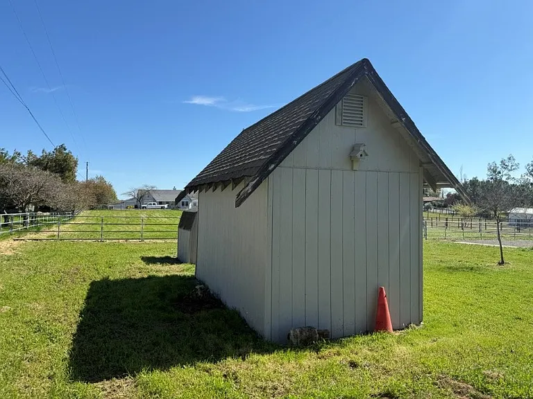 7420 Clement Rd — Photo 90