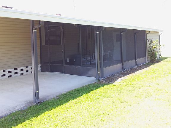 Carport/Side Porch